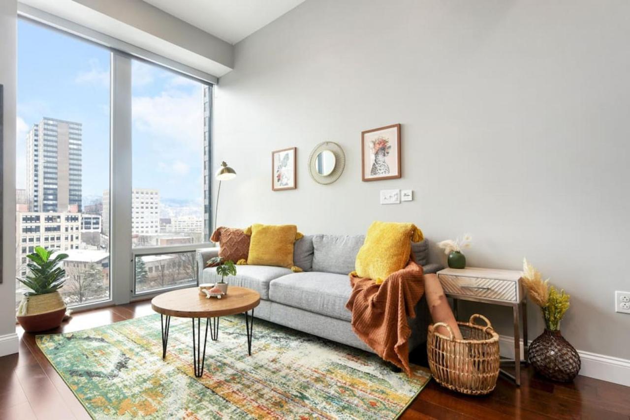 Hostwise Stays - The Washington At Chatham - Free Parking, Private Gym, More! Pittsburgh Exteriör bild