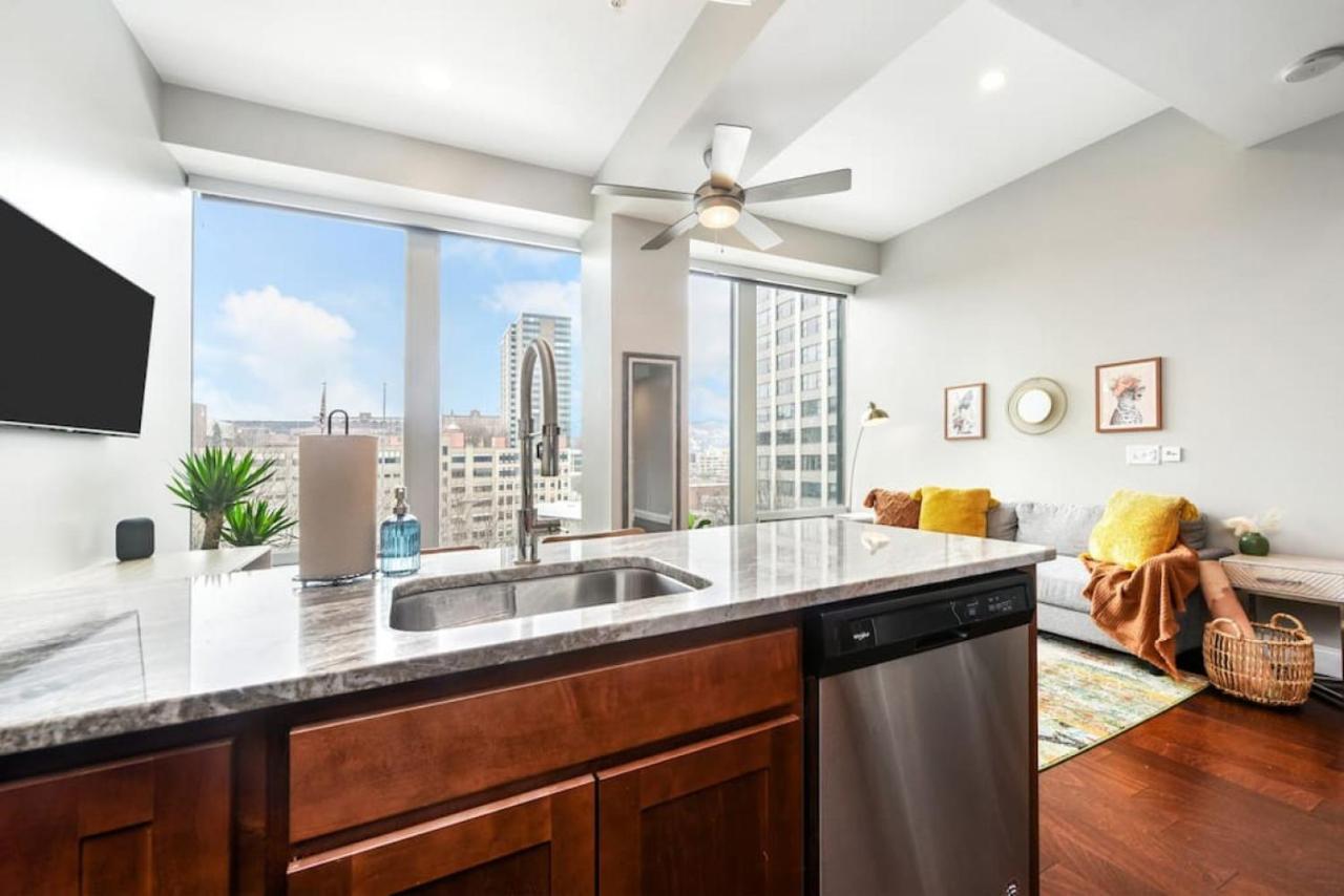 Hostwise Stays - The Washington At Chatham - Free Parking, Private Gym, More! Pittsburgh Exteriör bild
